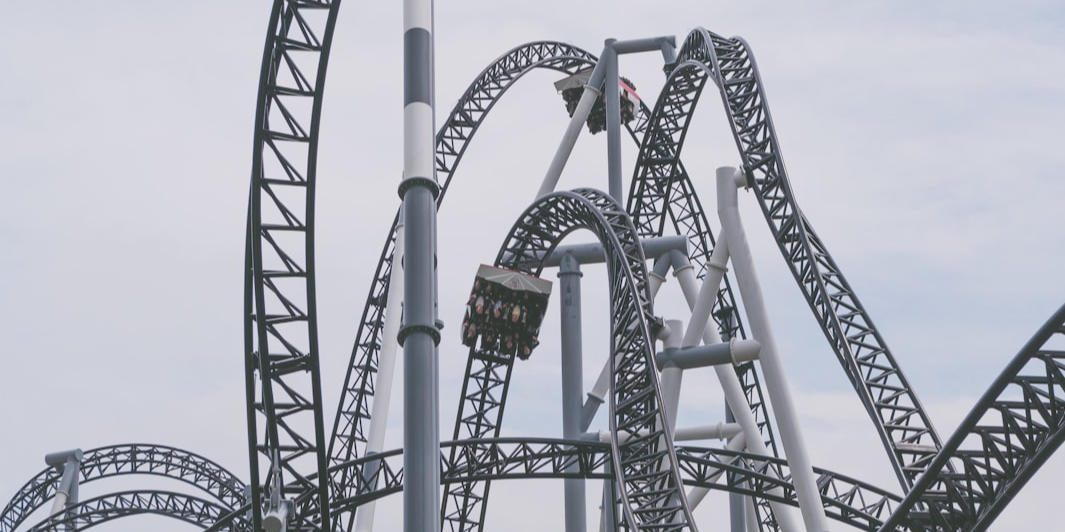 Rappresentazione visiva dell'articolo: Volatilità in salita: come navigare i mercati senza perdere la bussola